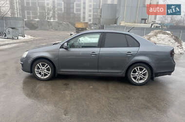 Седан Volkswagen Jetta 2010 в Хмельницькому