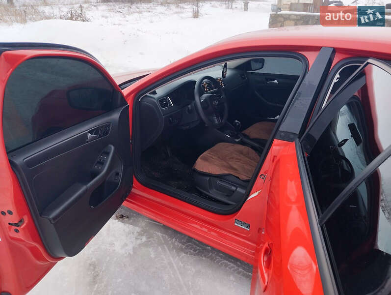 Седан Volkswagen Jetta 2013 в Монастырище