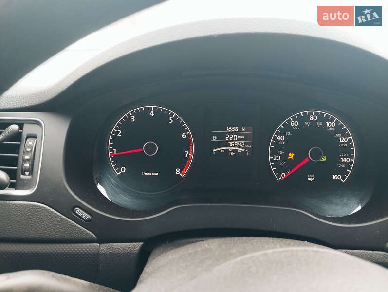 Седан Volkswagen Jetta 2013 в Монастырище