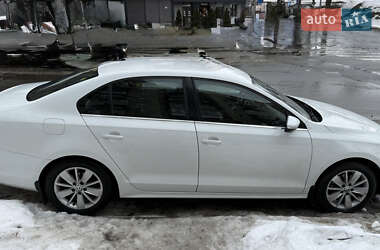 Седан Volkswagen Jetta 2016 в Києві