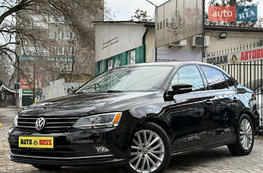 Седан Volkswagen Jetta 2015 в Миколаєві