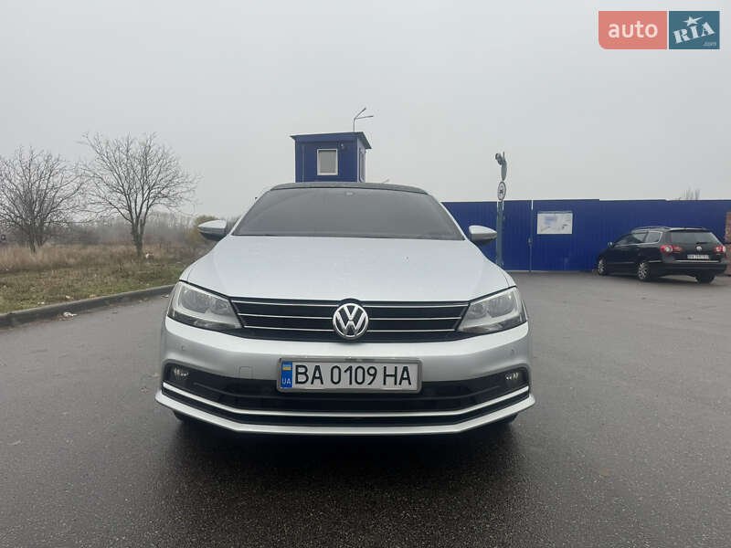 Седан Volkswagen Jetta 2016 в Кропивницком
