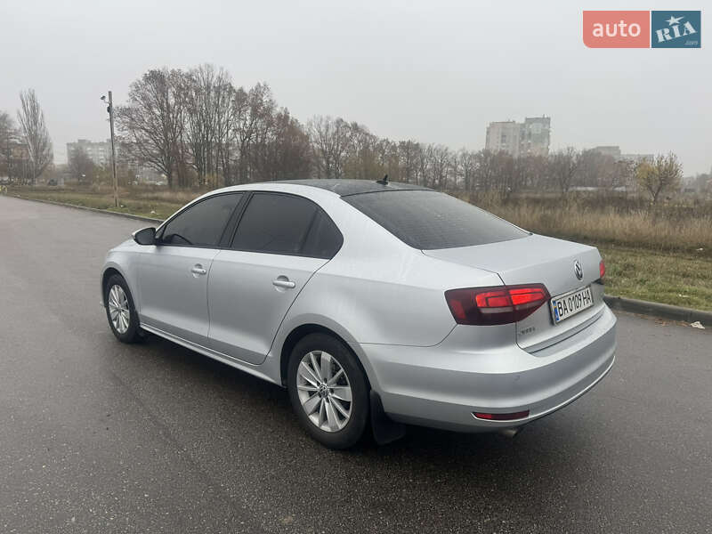 Седан Volkswagen Jetta 2016 в Кропивницком