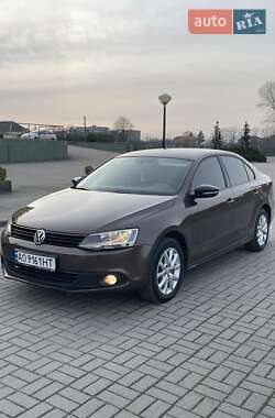 Седан Volkswagen Jetta 2011 в Ужгороді