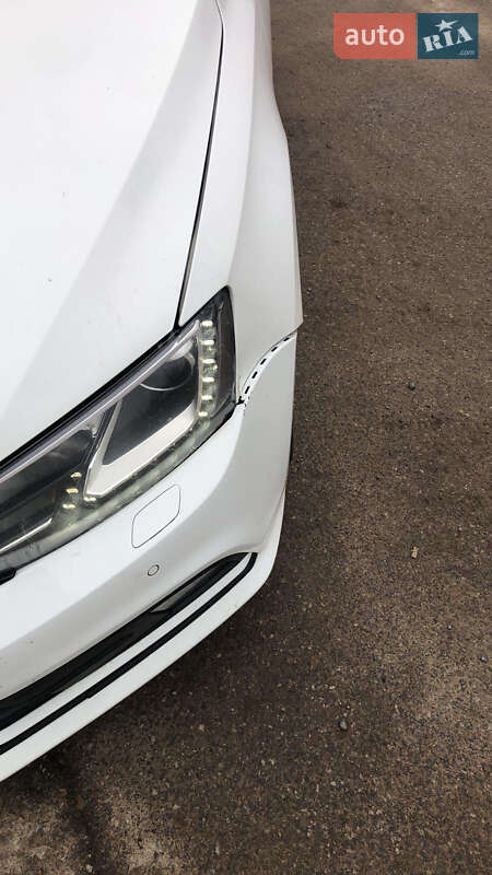 Седан Volkswagen Jetta 2015 в Мукачевому