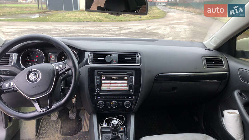 Седан Volkswagen Jetta 2015 в Мукачевому