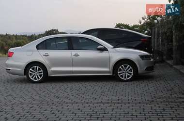 Седан Volkswagen Jetta 2011 в Львове