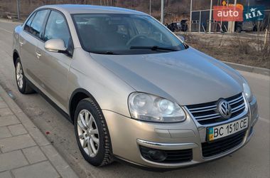 Седан Volkswagen Jetta 2007 в Львові