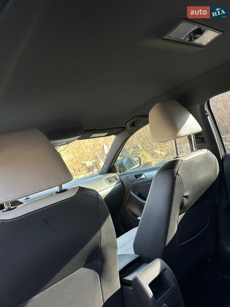 Седан Volkswagen Jetta 2015 в Рахове