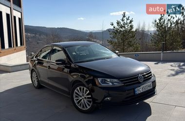 Седан Volkswagen Jetta 2015 в Львові