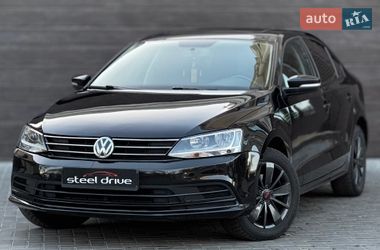 Седан Volkswagen Jetta 2015 в Миколаєві