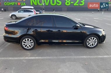 Седан Volkswagen Jetta 2015 в Києві