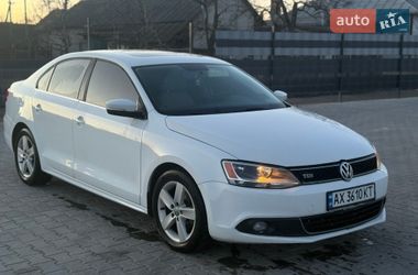 Седан Volkswagen Jetta 2014 в Києві
