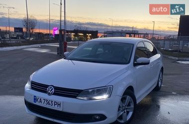 Седан Volkswagen Jetta 2013 в Святопетрівське
