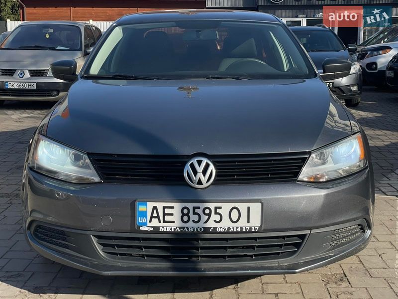 Седан Volkswagen Jetta 2014 в Днепре