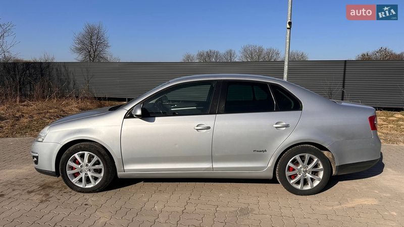 Седан Volkswagen Jetta 2009 в Стрые