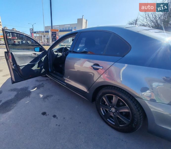Седан Volkswagen Jetta 2014 в Харькове