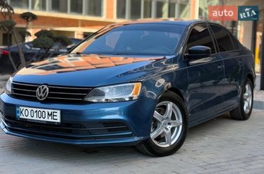 Седан Volkswagen Jetta 2015 в Ужгороде