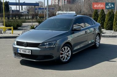 Седан Volkswagen Jetta 2013 в Днепре