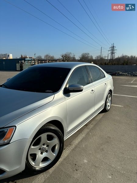 Седан Volkswagen Jetta 2013 в Ирпене
