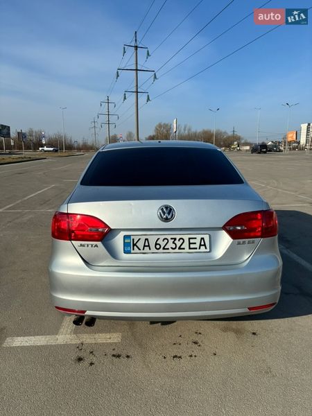 Седан Volkswagen Jetta 2013 в Ирпене