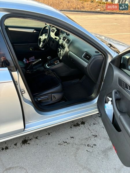 Седан Volkswagen Jetta 2013 в Ирпене