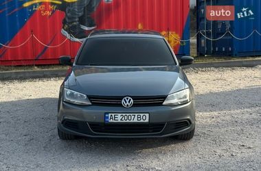 Седан Volkswagen Jetta 2015 в Дніпрі