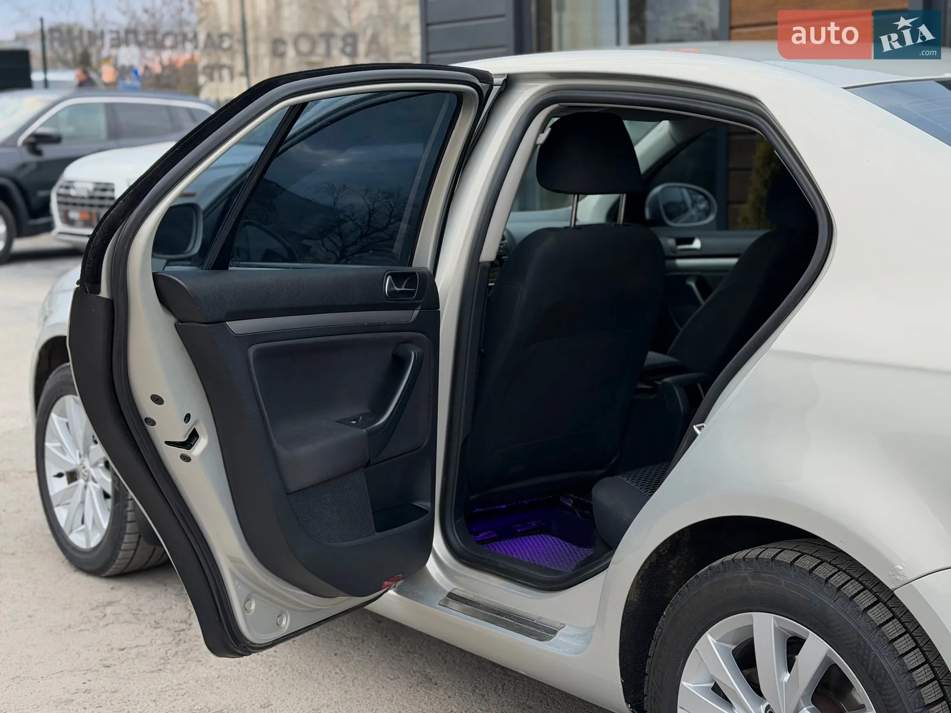 2010 Volkswagen Jetta - мініатюра 35
