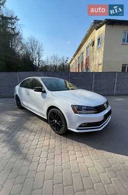 Седан Volkswagen Jetta 2017 в Львове