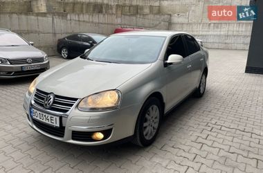 Седан Volkswagen Jetta 2010 в Хмельницькому