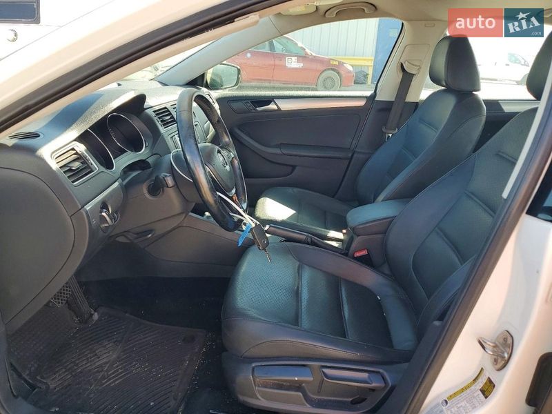 Седан Volkswagen Jetta 2017 в Ровно