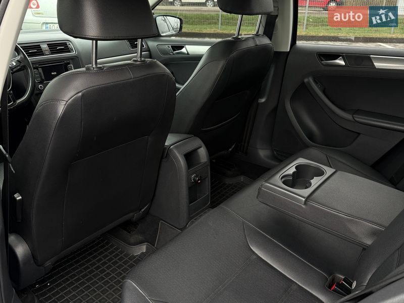 Седан Volkswagen Jetta 2014 в Ивано-Франковске