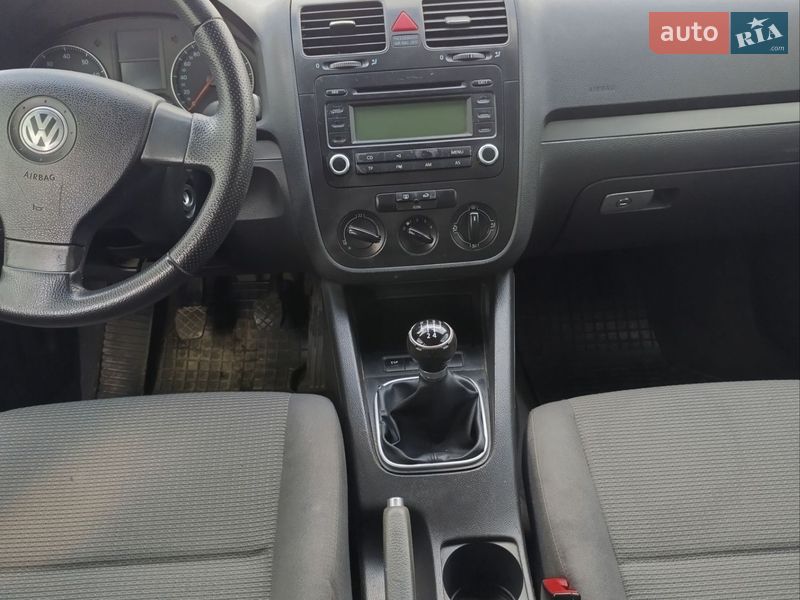 Седан Volkswagen Jetta 2005 в Львове