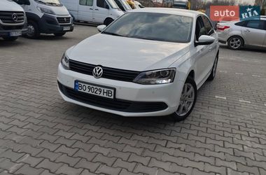 Седан Volkswagen Jetta 2014 в Тернополі