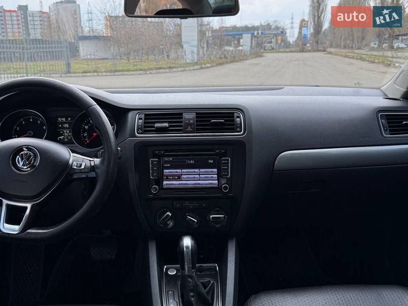 Седан Volkswagen Jetta 2015 в Чернигове