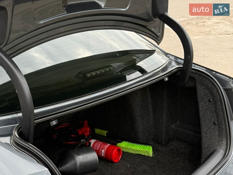 Седан Volkswagen Jetta 2013 в Киеве