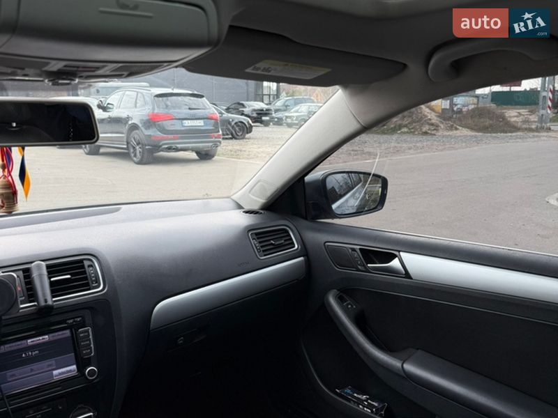 Седан Volkswagen Jetta 2013 в Киеве