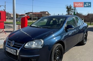 Седан Volkswagen Jetta 2010 в Киеве