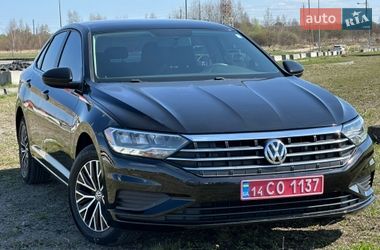 Седан Volkswagen Jetta 2020 в Львове