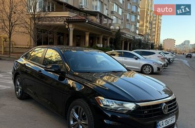 Седан Volkswagen Jetta 2018 в Киеве