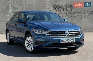 Седан Volkswagen Jetta 2019 в Львове