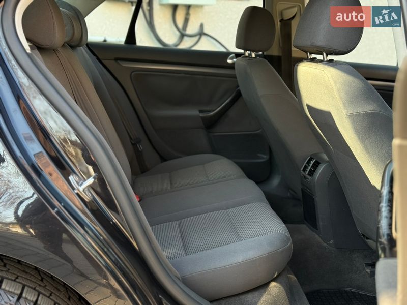 Седан Volkswagen Jetta 2005 в Могилев-Подольске
