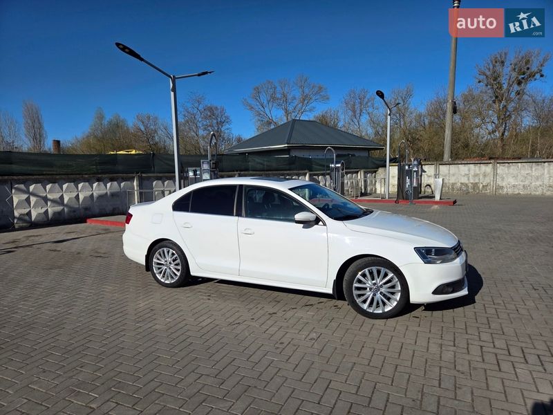 Седан Volkswagen Jetta 2012 в Борисполе