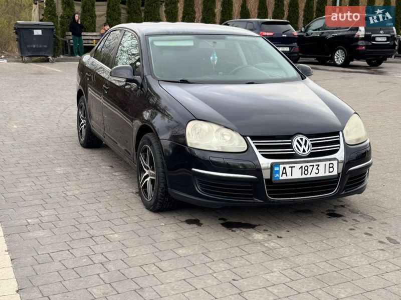 Седан Volkswagen Jetta 2006 в Надворной