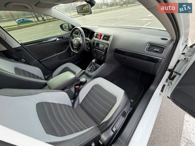 Седан Volkswagen Jetta 2016 в Киеве фото 10 Седан Volkswagen Jetta 2016 в Киеве