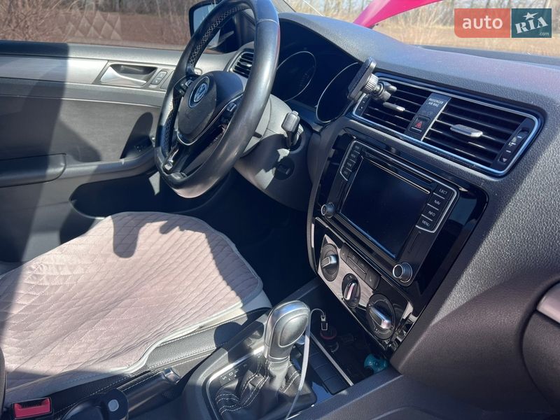 Седан Volkswagen Jetta 2015 в Богуславе фото 14 Седан Volkswagen Jetta 2015 в Богуславе