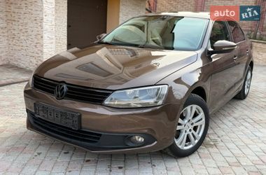 Седан Volkswagen Jetta 2012 в Чернівцях