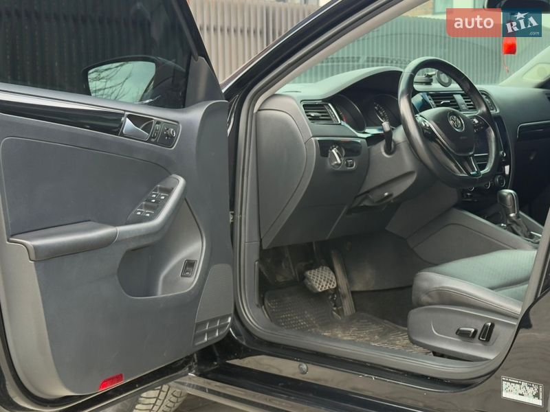 Седан Volkswagen Jetta 2016 в Умани