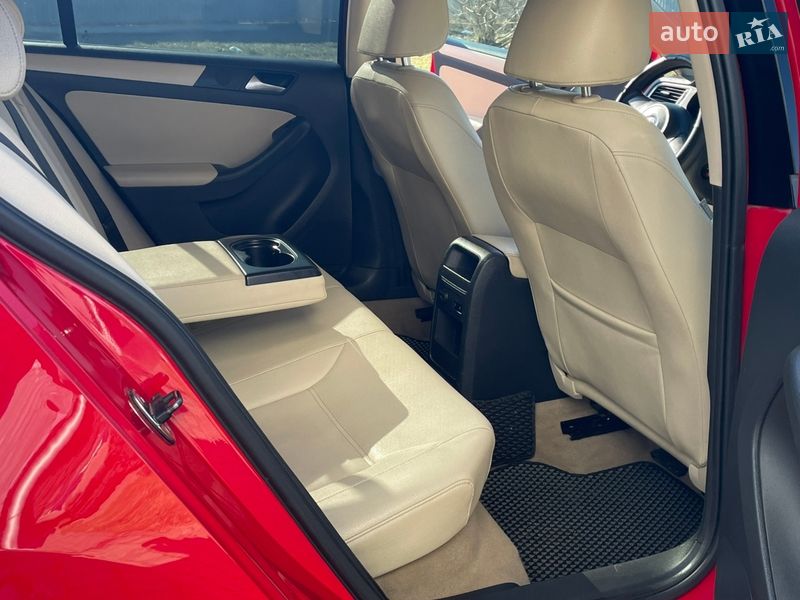 Седан Volkswagen Jetta 2012 в Ивано-Франковске