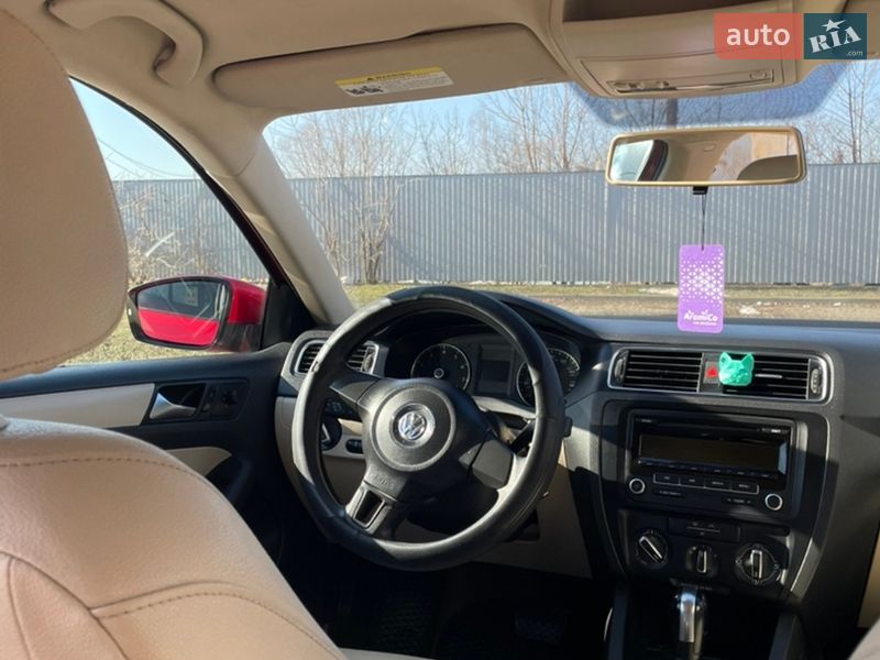Седан Volkswagen Jetta 2012 в Ивано-Франковске